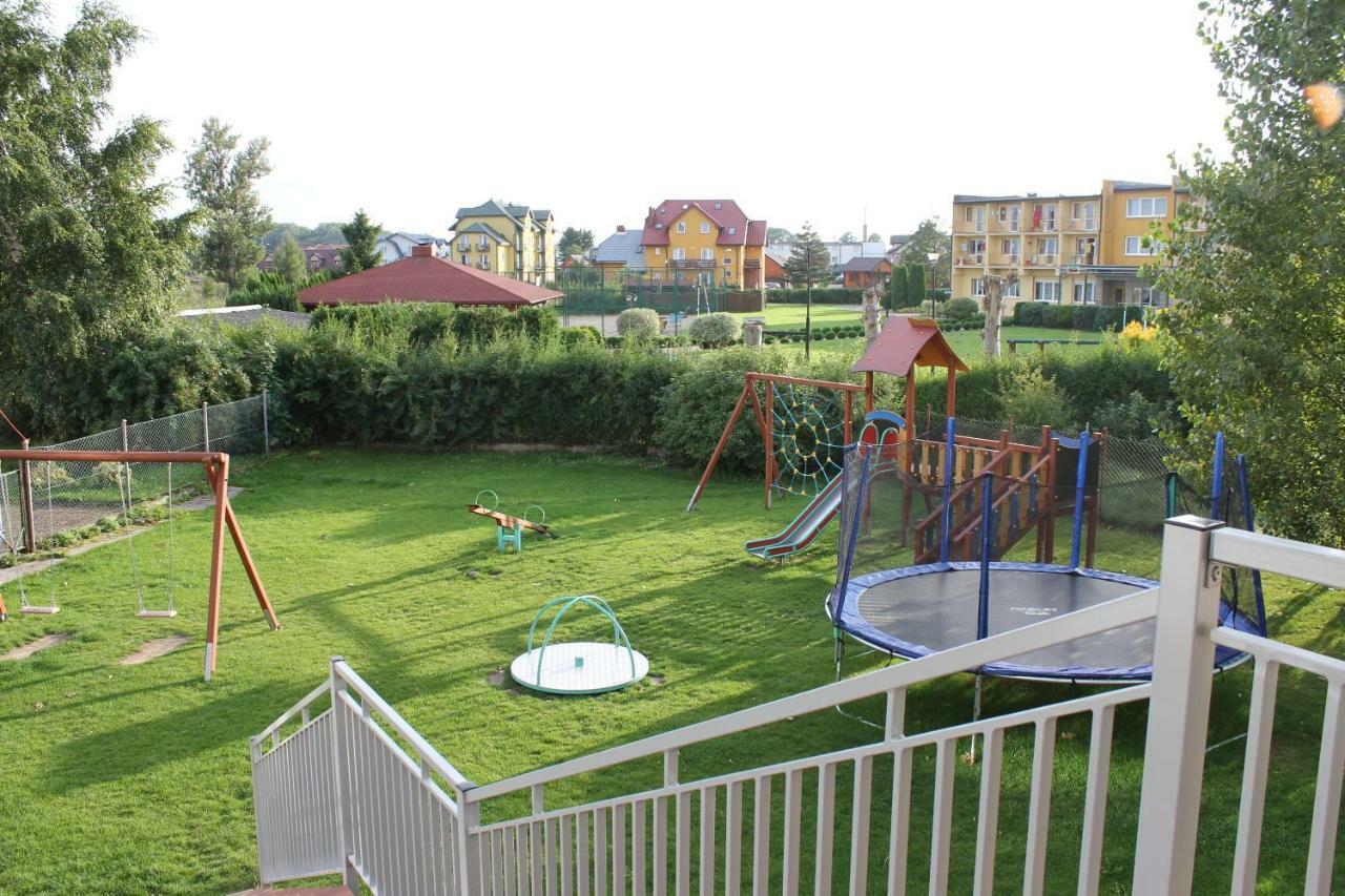 Apartament Kapitanski Bursztynowe Komnaty ダルウフコ エクステリア 写真