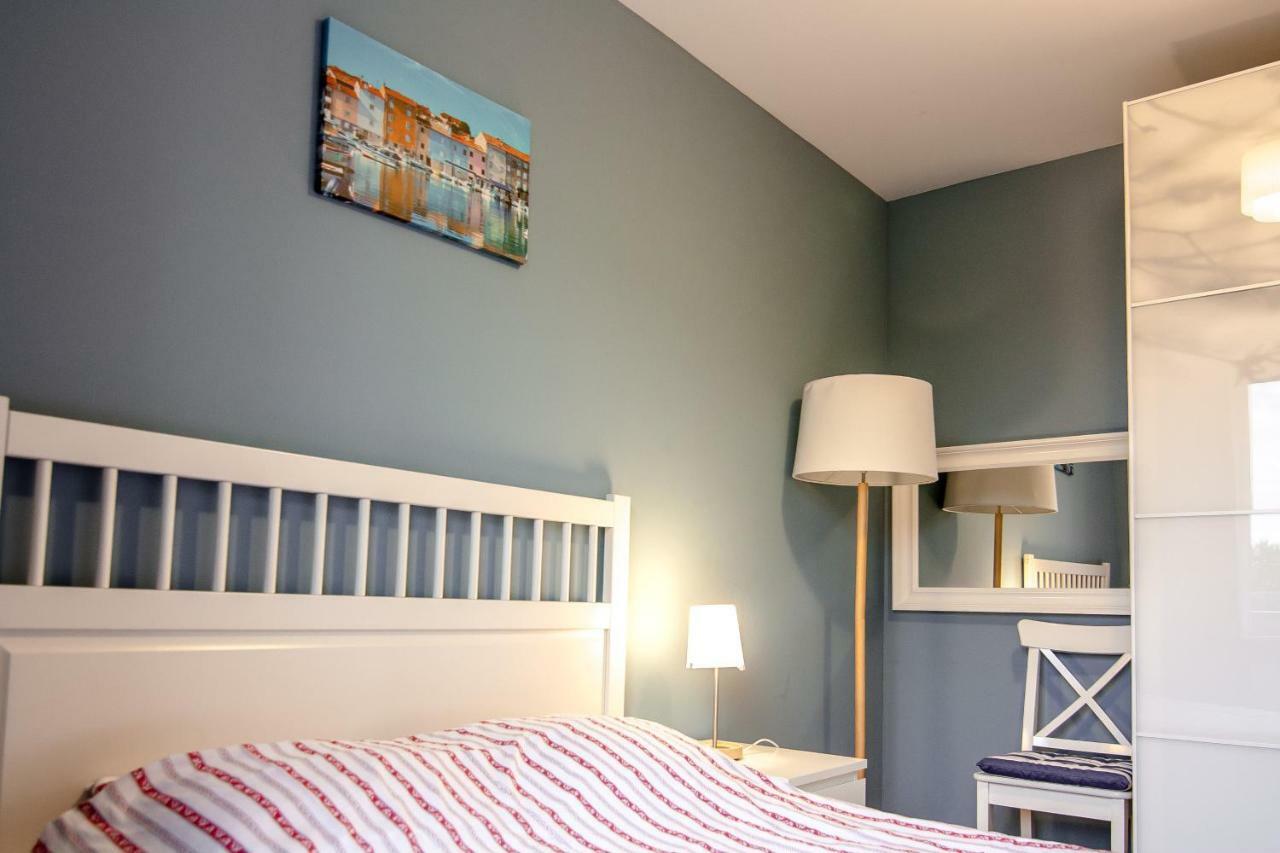 Apartament Kapitanski Bursztynowe Komnaty ダルウフコ エクステリア 写真